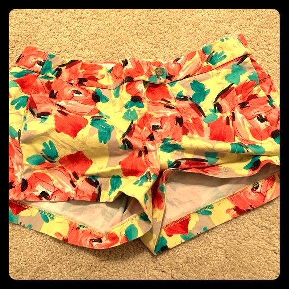 J-Crew flower pattern shorts. - Picture 1 of 3